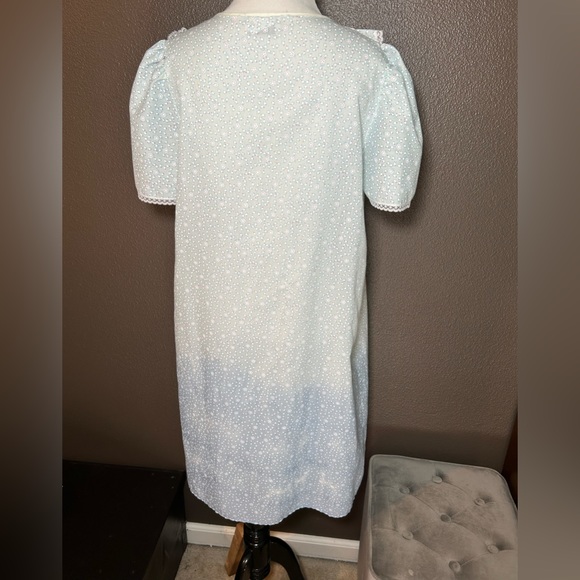 Cutest, VINTAGE, granny nightgown/dress!! - Picture 4 of 9